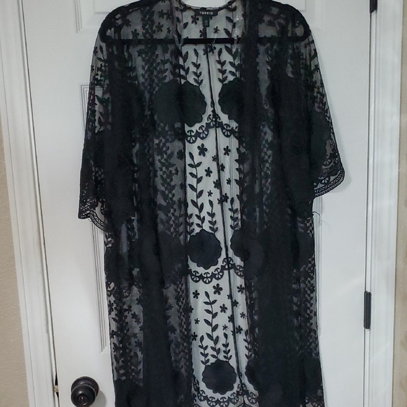 torrid Tops - Torrid Black Floral Lace Kimono